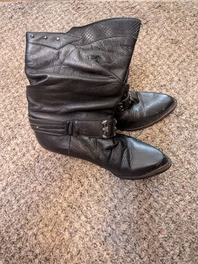 Women’s Black Slouchy Mid-Calf Boots